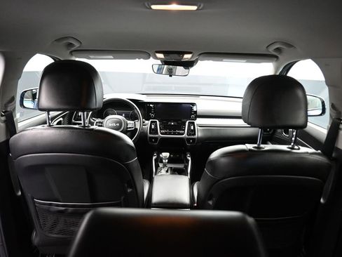 Used 2022 Kia Sorento S image 41