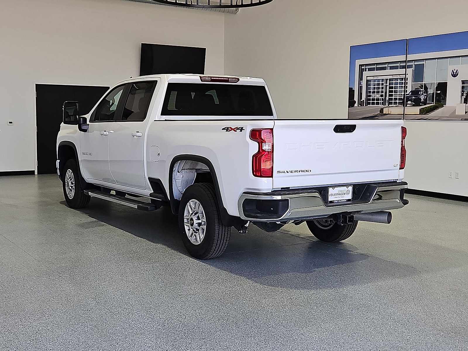 Used 2025 Chevrolet Silverado 2500 LT w/ Convenience Package AWD/4WD image 6