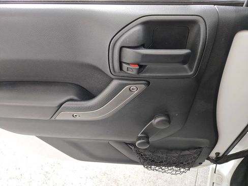 Used 2018 Jeep Wrangler Sport AWD/4WD image 24