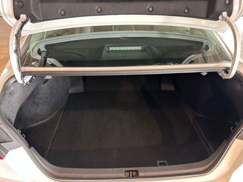 Used 2025 Toyota Camry LE image 31