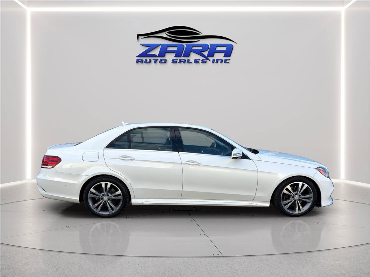 Used 2014 Mercedes-Benz E 350 Sedan image 8
