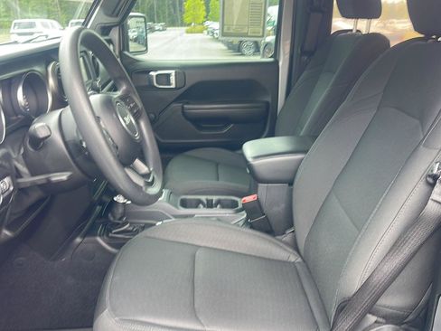 Used 2021 Jeep Wrangler Sport AWD/4WD image 19