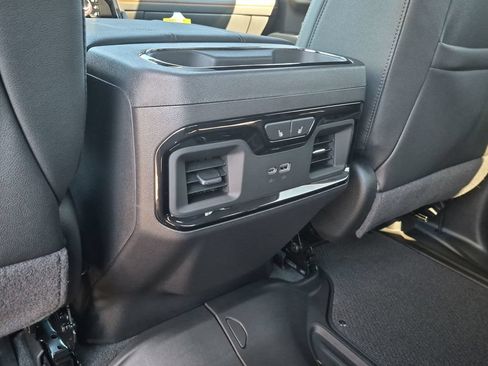 New 2026 GMC Sierra 1500 AT4 w/ Technology Package AWD/4WD image 32