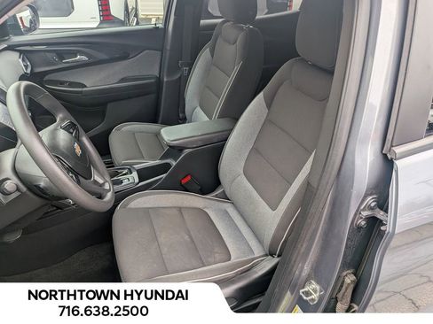 Used 2022 Chevrolet TrailBlazer LT image 9