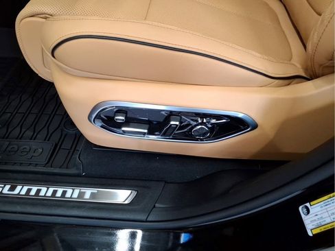 New 2026 Jeep Grand Cherokee Summit AWD/4WD image 16