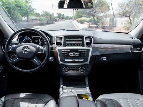 Used 2015 Mercedes-Benz GL 450 4MATIC image 19