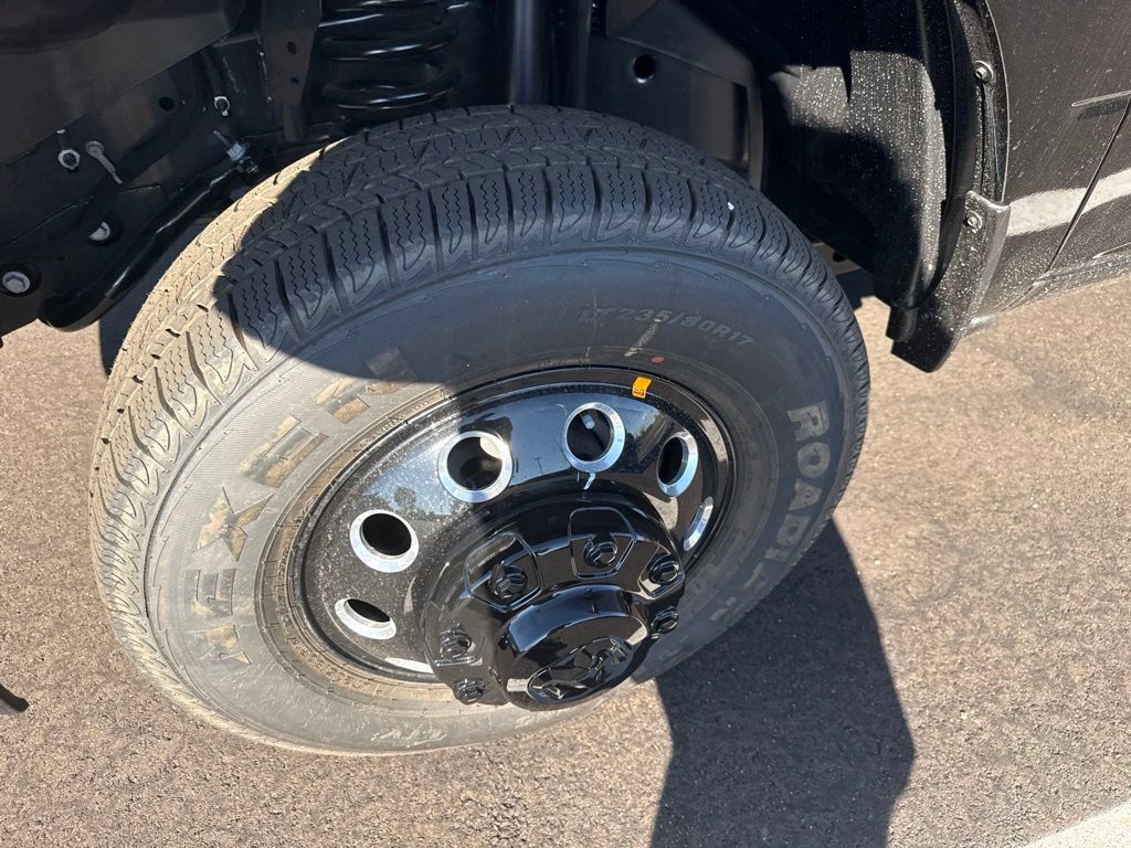 New 2027 RAM 3500 Big Horn AWD/4WD image 11