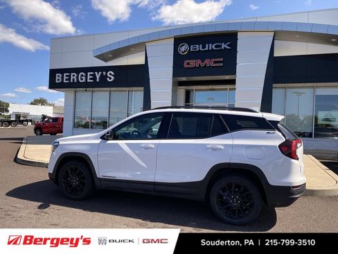 Used 2023 GMC Terrain SLT w/ Elevation Edition AWD/4WD image 11
