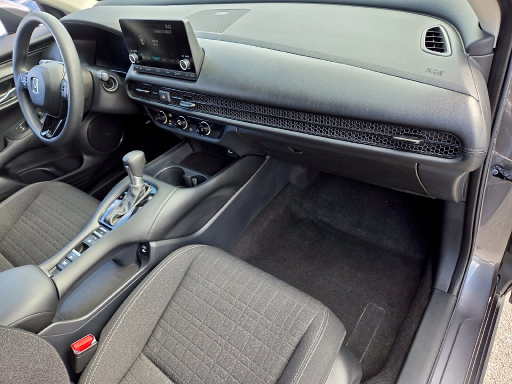 Certified 2025 Honda HR-V LX image 17