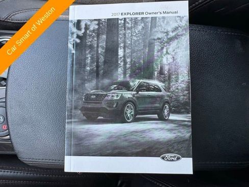 Used 2017 Ford Explorer XLT w/ Equipment Group 202A AWD/4WD image 23