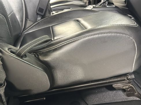 Used 2018 Jeep Wrangler Unlimited Sahara image 20