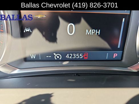 Used 2023 Chevrolet Traverse LT image 12