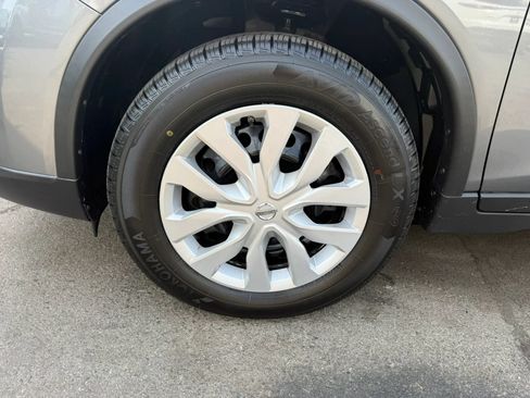 Used 2016 Nissan Rogue S AWD/4WD image 38