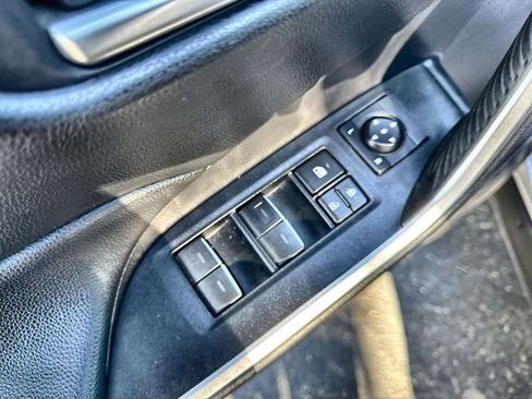 Used 2023 Toyota RAV4 XLE Premium image 22