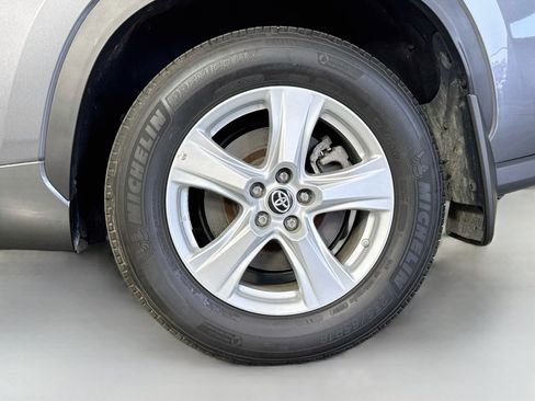Used 2023 Toyota Highlander LE AWD/4WD image 30