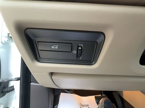 Used 2015 Land Rover Range Rover Evoque Pure Plus image 14