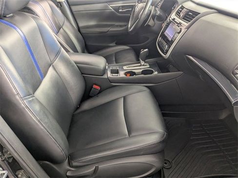 Used 2018 Nissan Altima 2.5 SR w/ SR Special Edition image 32