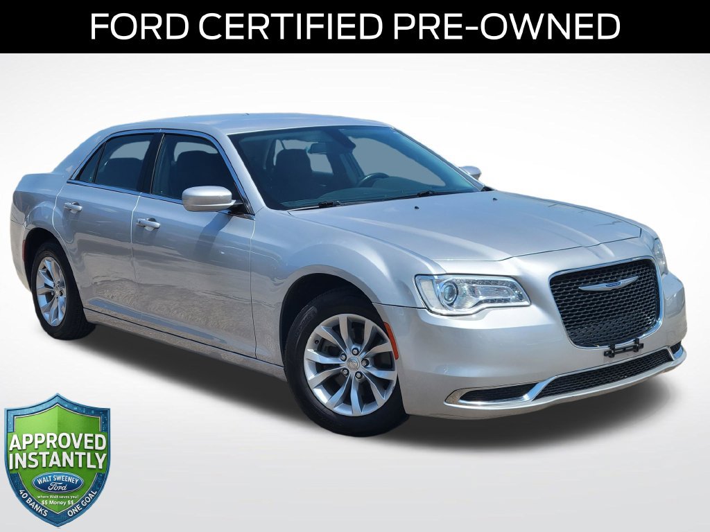 Used 2021 Chrysler 300 Touring RWD image 1