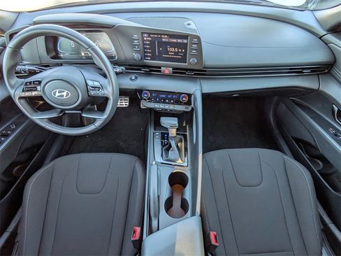 Certified 2025 Hyundai Elantra Sport image 13