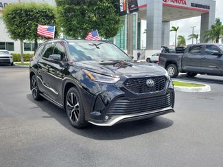 Used 2022 Toyota Highlander XSE FWD video 2