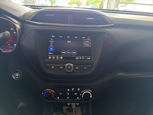 Used 2021 Chevrolet TrailBlazer RS FWD image 9