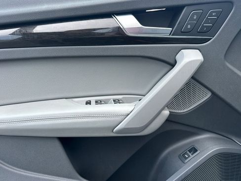 Used 2019 Audi Q5 2.0T Premium Plus w/ Premium Plus Package image 12