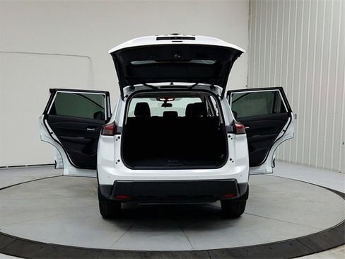 New 2026 Nissan Rogue SV image 14