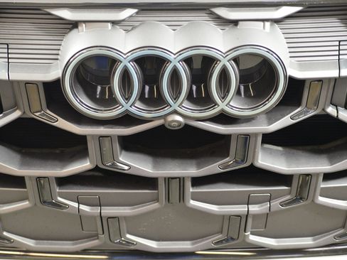 New 2026 Audi SQ7 Prestige image 15