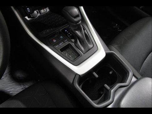 Used 2025 Toyota RAV4 XLE FWD image 15