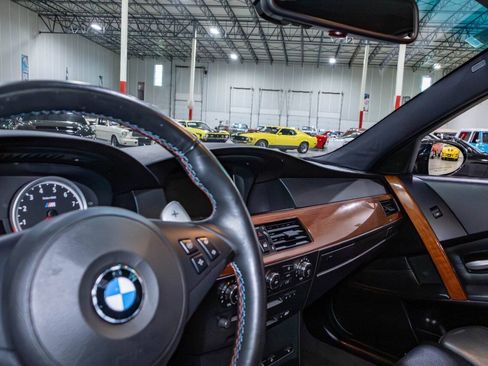 Used 2006 BMW M5 RWD image 13