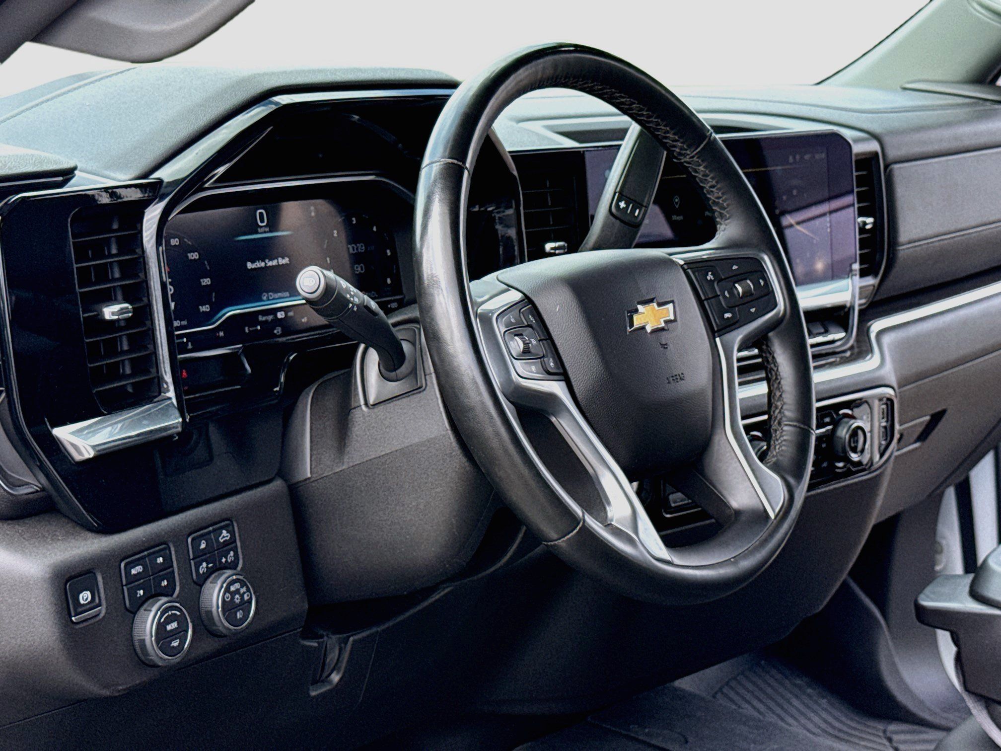 Used 2024 Chevrolet Silverado 1500 LTZ AWD/4WD image 16