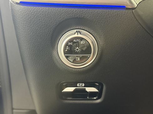 Used 2024 Mercedes-Benz CLE 300 4MATIC Coupe image 8