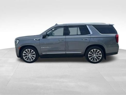Used 2022 GMC Yukon Denali w/ Denali Ultimate Package AWD/4WD image 3