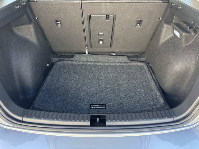 Certified 2025 Volkswagen Taos SE FWD image 29