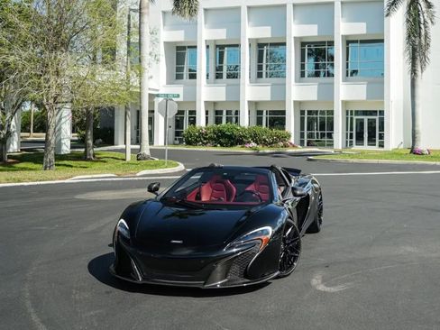Used 2016 McLaren 650S Spider RWD image 3