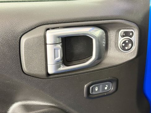 Used 2021 Jeep Gladiator Sport AWD/4WD image 21