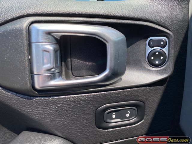 Used 2022 Jeep Wrangler Unlimited Sahara AWD/4WD image 28