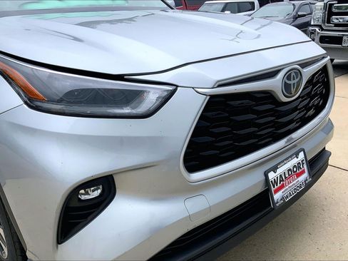 Used 2021 Toyota Highlander XLE FWD image 36