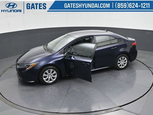 Used 2023 Toyota Corolla LE image 45