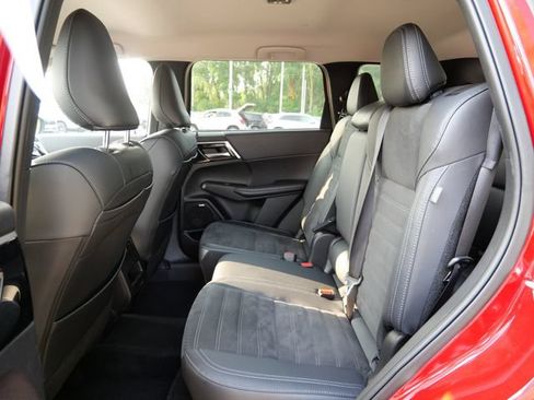 Used 2025 Mitsubishi Outlander SE AWD/4WD image 11