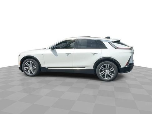 Used 2024 Cadillac Lyriq Luxury image 5