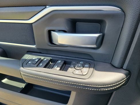 New 2026 RAM 2500 Big Horn AWD/4WD image 15