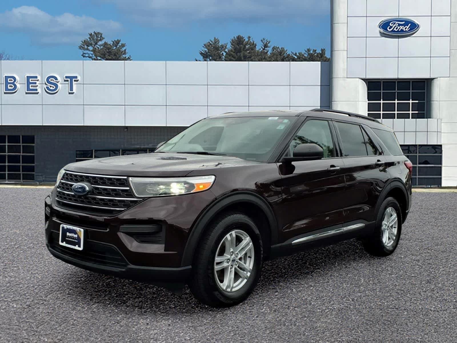 Used 2022 Ford Explorer XLT w/ Class IV Trailer Tow Package AWD/4WD image 1