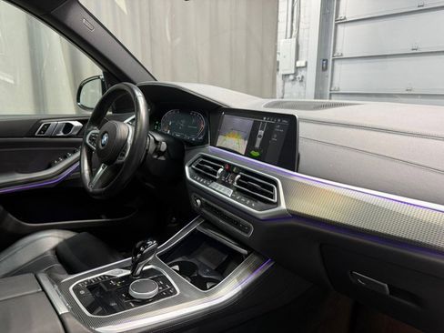 Used 2022 BMW X5 xDrive40i w/ M Sport Package AWD/4WD image 11