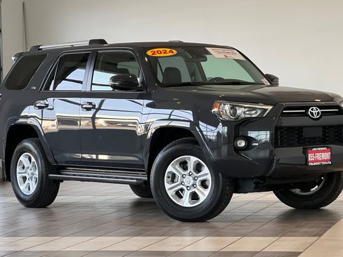 Certified 2024 Toyota 4Runner SR5 Premium image 2
