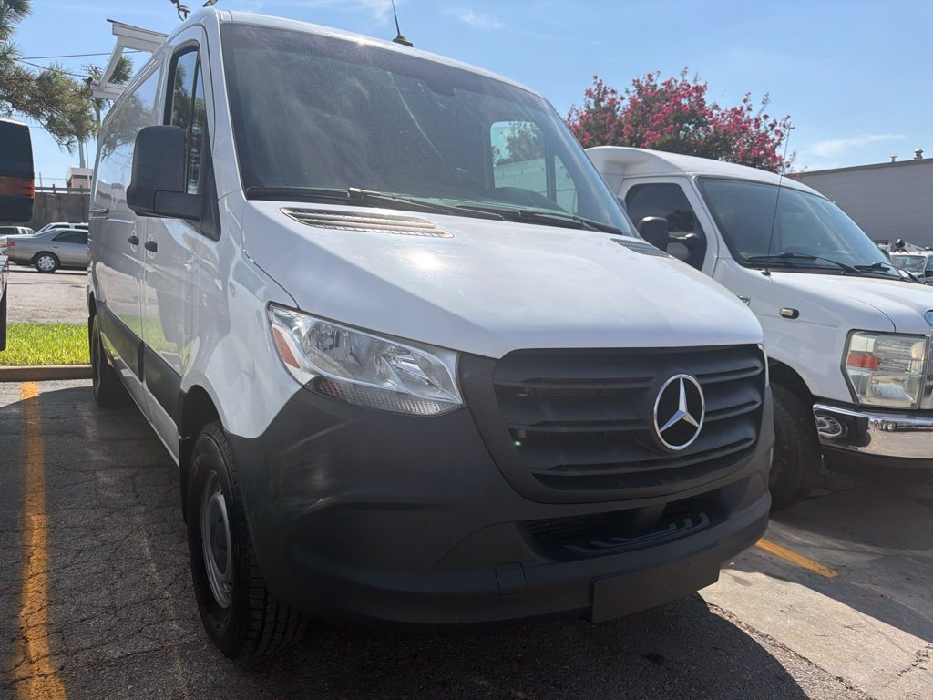 Used 2023 Mercedes-Benz Sprinter 1500 image 5