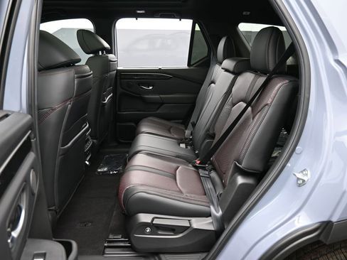 Certified 2025 Honda Pilot Black Edition image 36