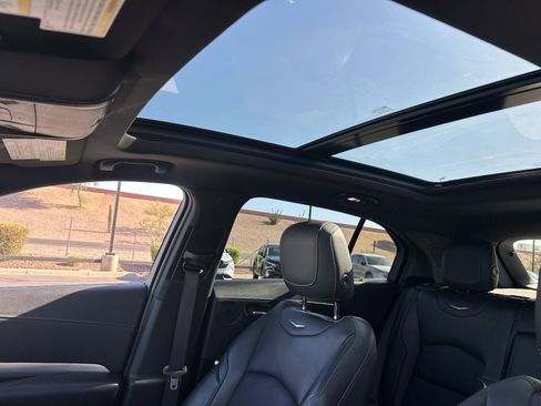 Used 2020 Cadillac XT4 Premium Luxury w/ Technology Package FWD image 10