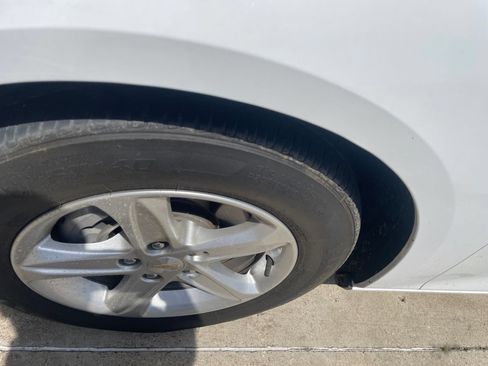 Used 2024 Chevrolet Malibu LT FWD image 28