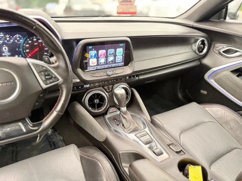 Used 2017 Chevrolet Camaro LT RWD image 21